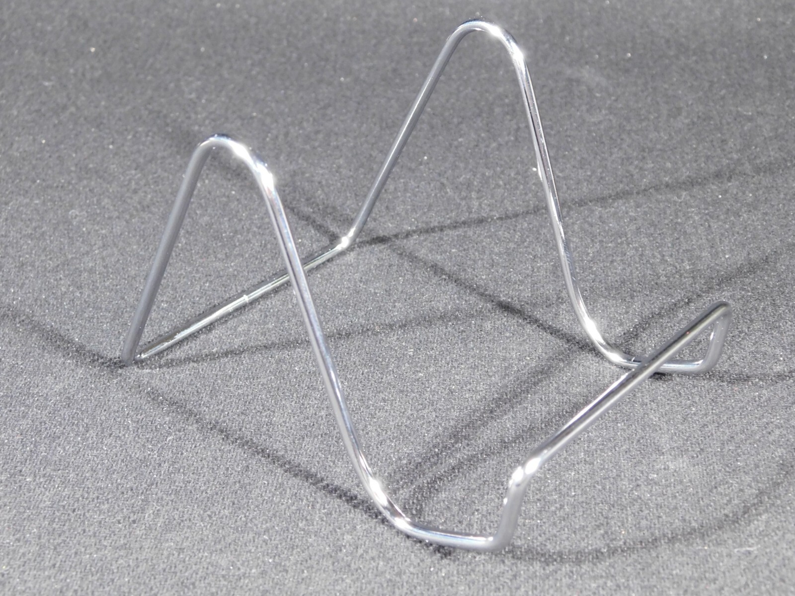 Easel Display Stand Metal Small Size Chrome / Silver