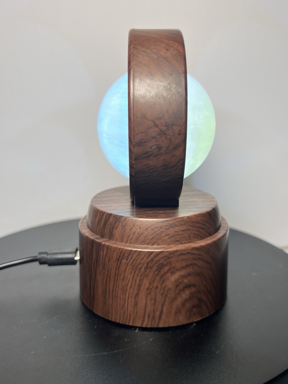 Spinning Sphere Holder White Light USB – (sphere not inc.) – Fits 50mm & smaller