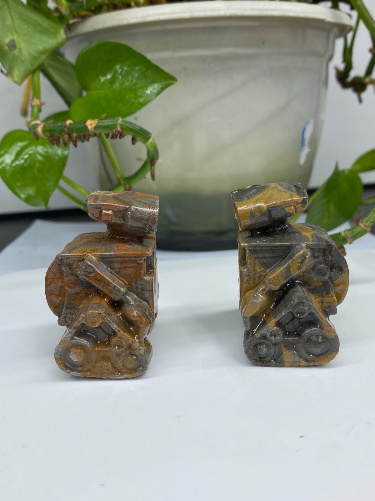 1pc Natural Moneystone Quartz Carved Robot Skull Crystal Reiki healing gift