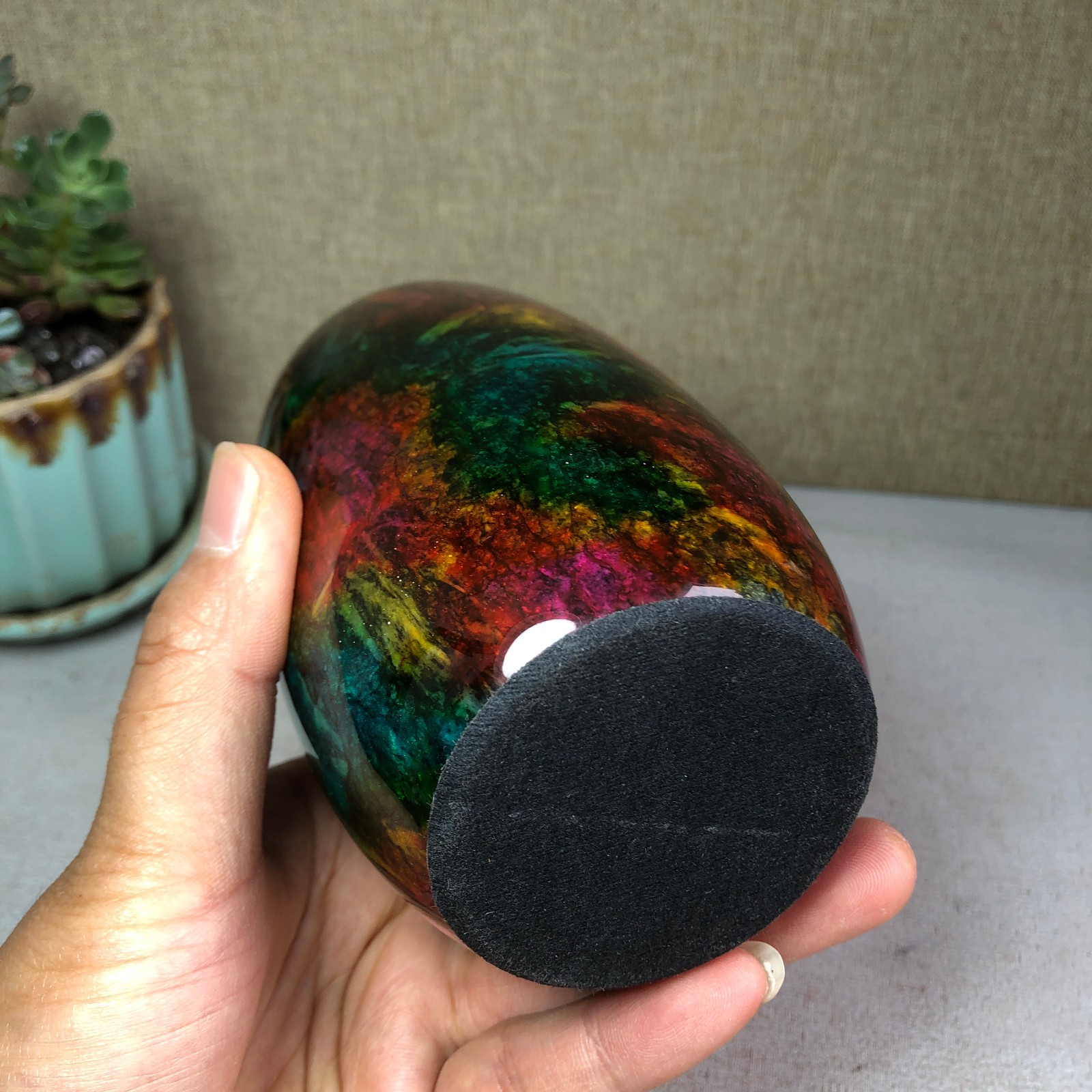 Natural “Seven Colors Jade” vase specimen -Taiwan China 1060g 129mm A4585