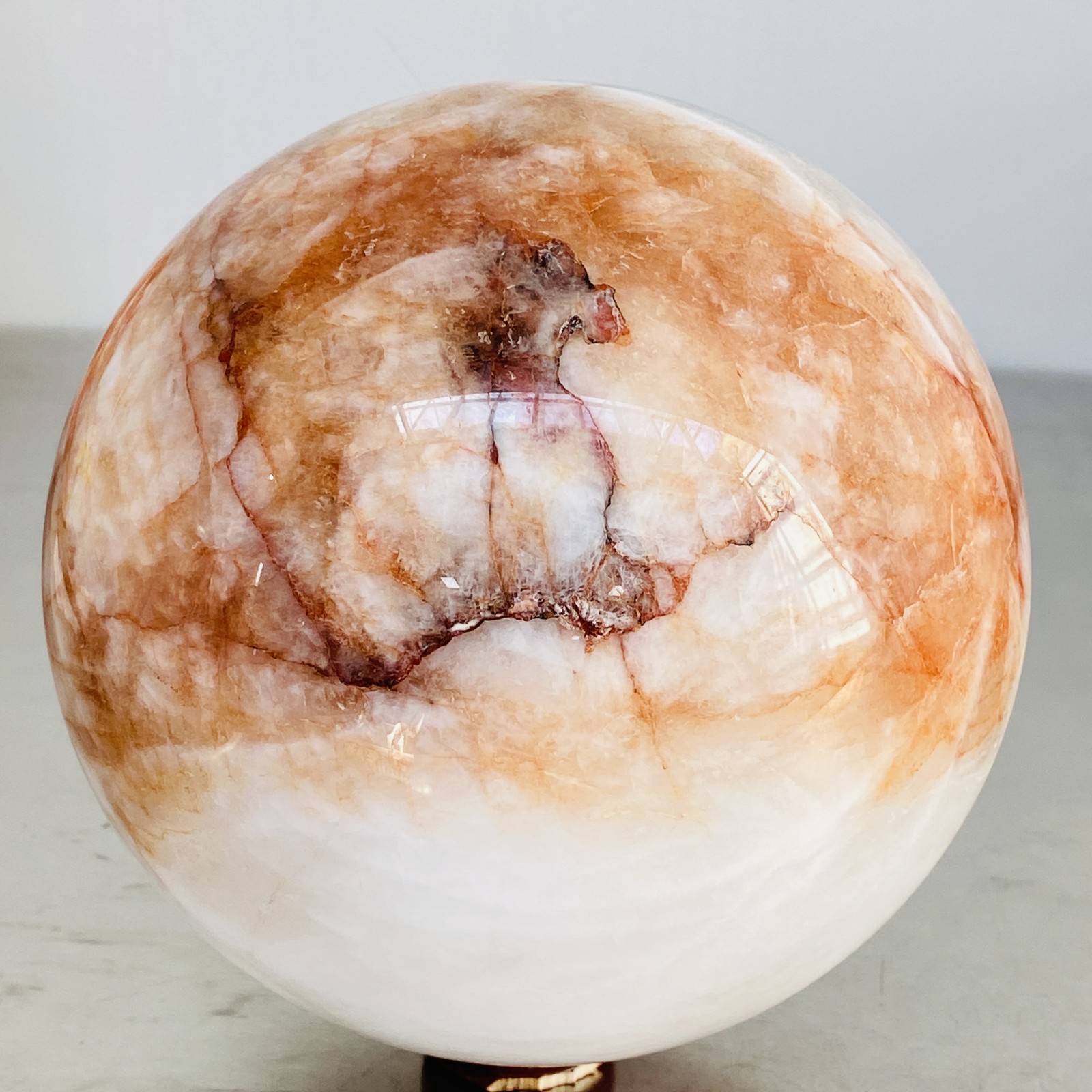 Natural Red Glue Flower Quartz Sphere Crystal Ball Healing 4940G