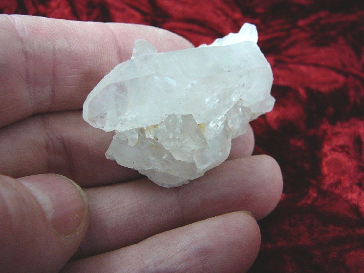 (R200-32) 1-7/8″ long Clear white Quartz crystal points Hot Springs Arkansas