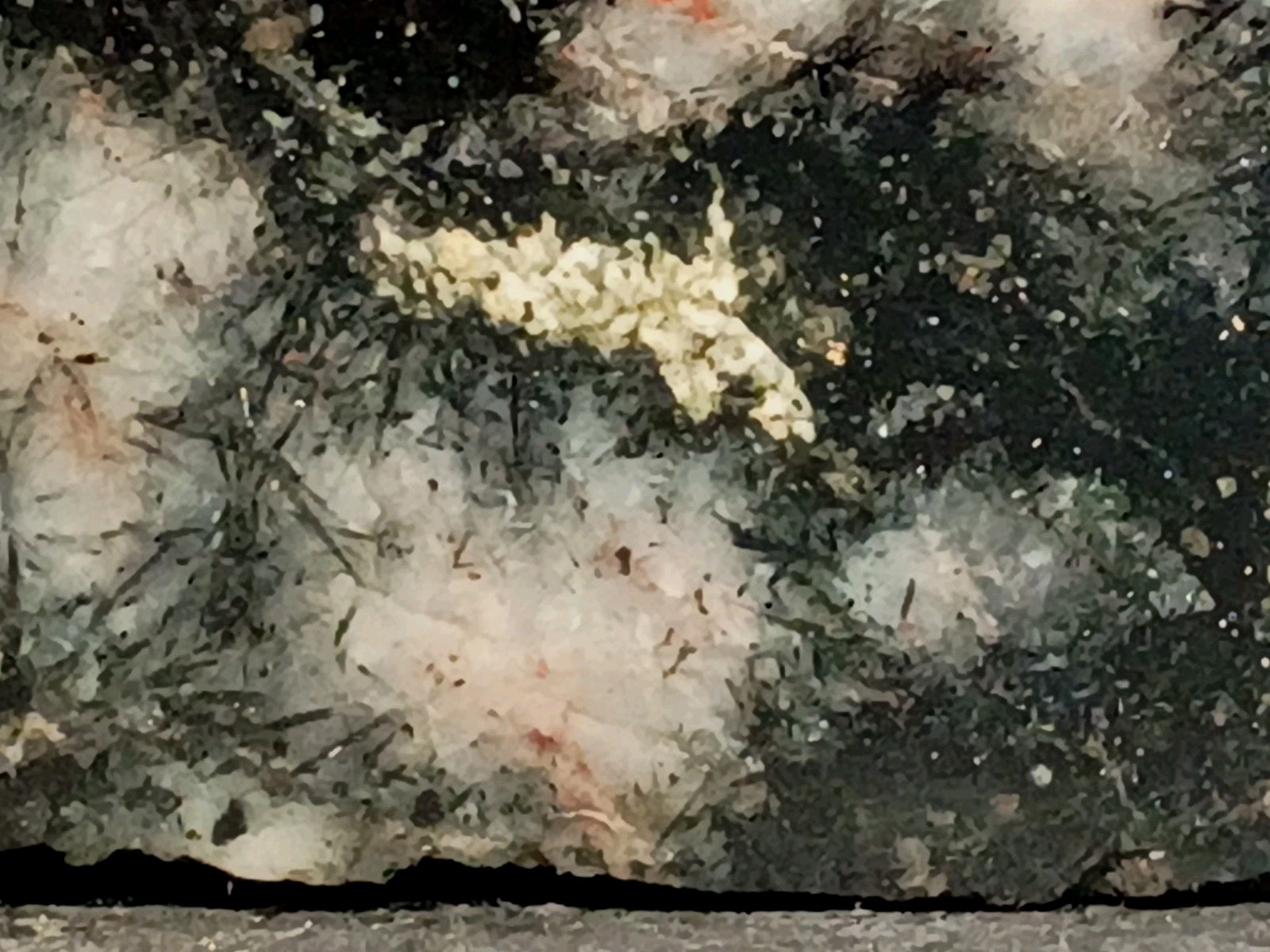 1420g Pilot Knob MO Amphibole Quartz Pyrite Magnetite Specularite Polished