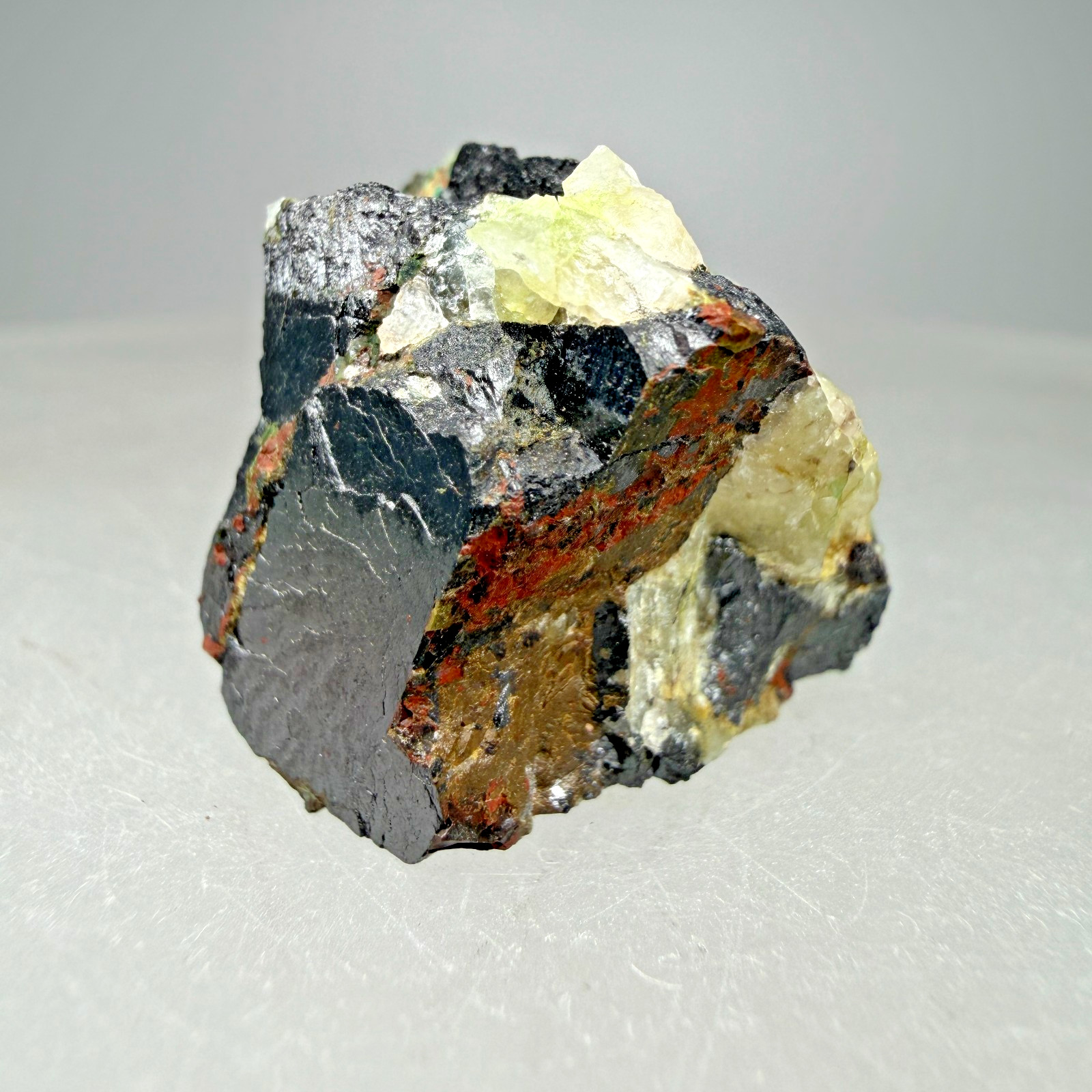 Hubnerite, Quartz: Harding Mine, Picuris District, Taos County, New Mexico
