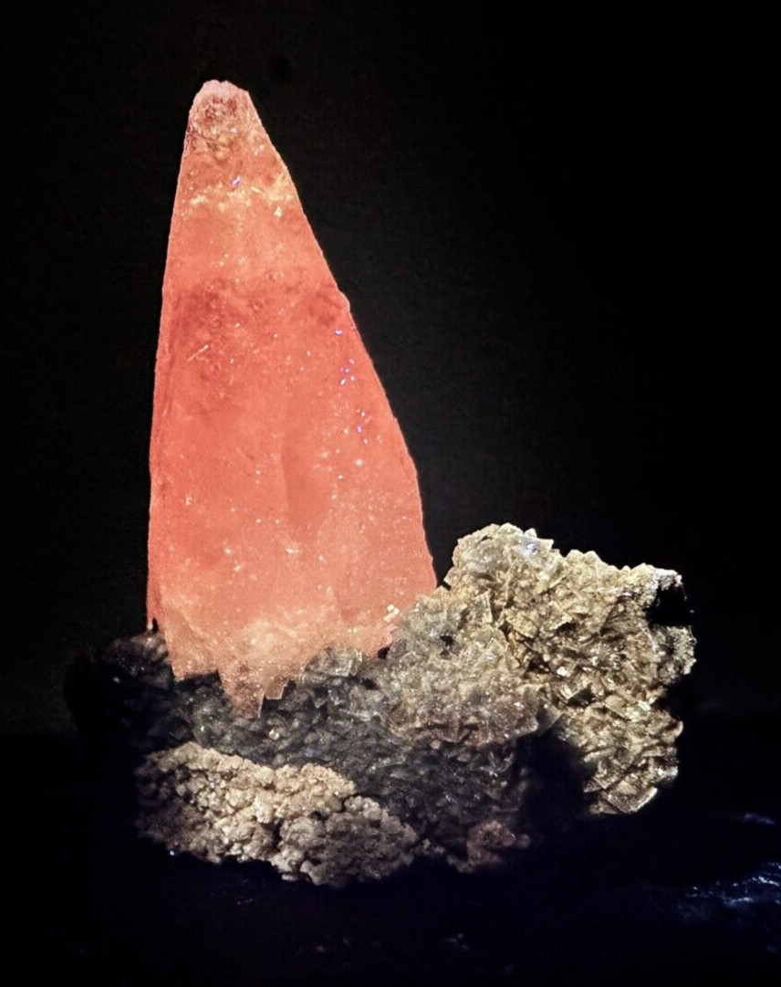 ➤ 1-1/4″ Tall SCALENEDRAL CALCITE Pleasant Ridge Rensselaer Indiana VIDEO➤696