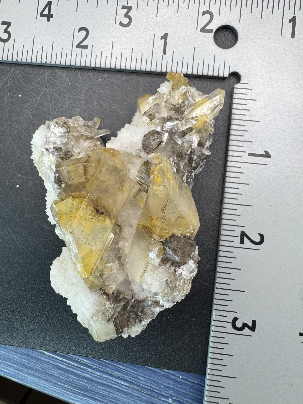 6557 Auralight Calcite on White Quartz BRIGHT UV Fu Jian 100g