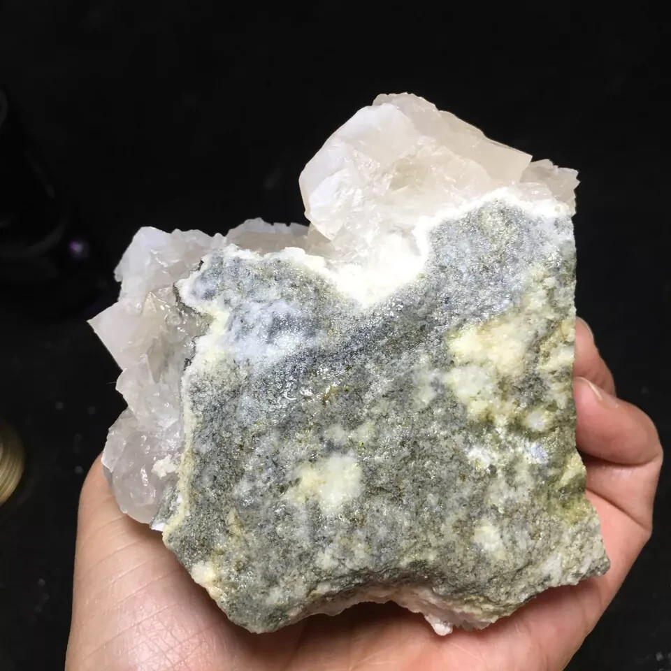 558g Rare pink fluorescent calcite comes from Chenzhou, Hunan, China