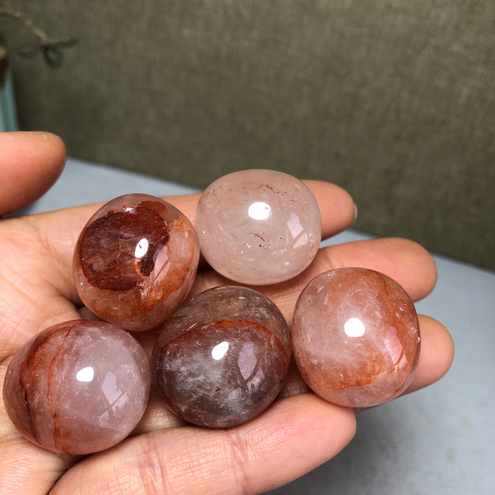 5pcs Natural Red gum flower semi-precious Crystal specimens 90g A3577