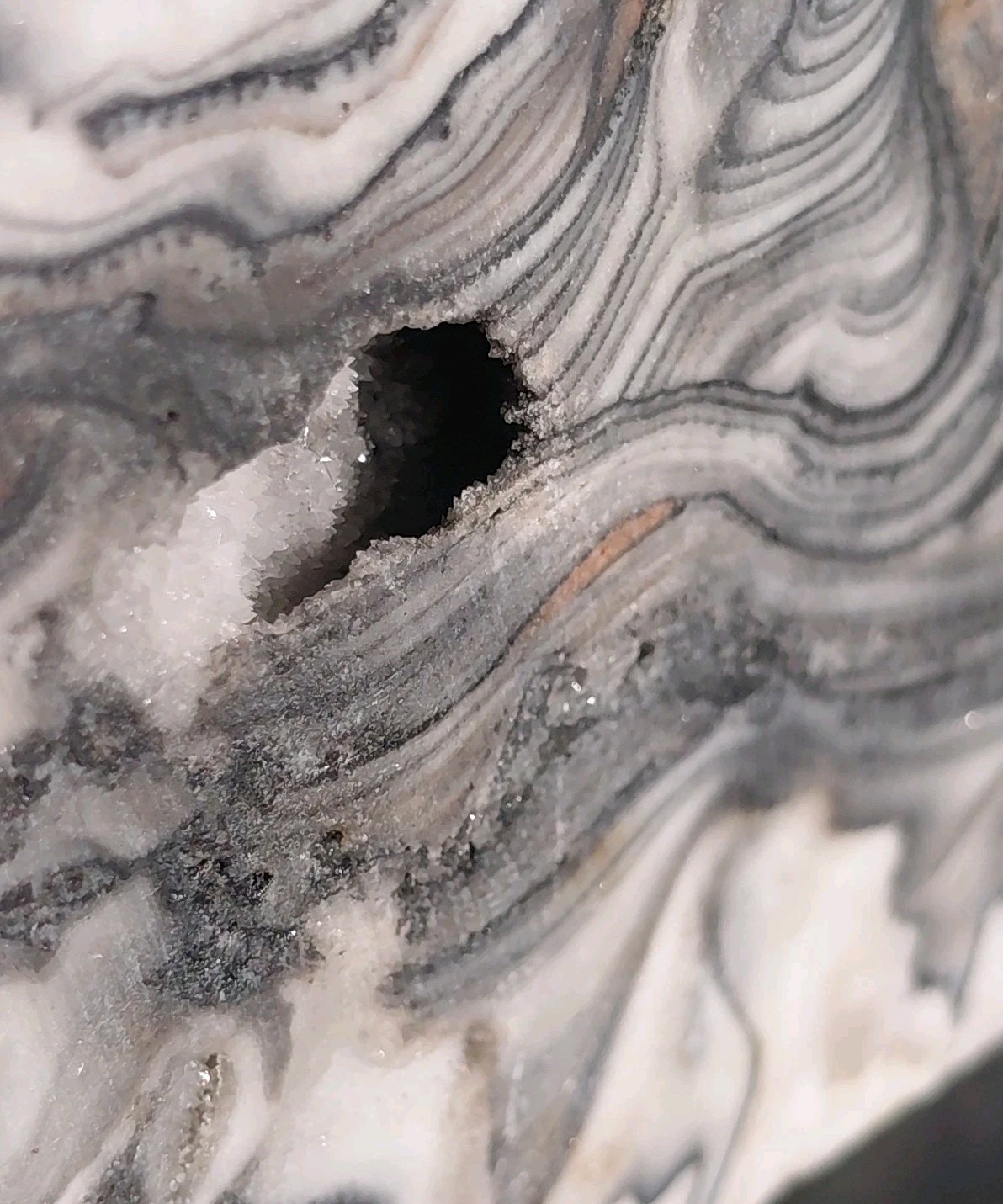 Zebra Calcite Tower 2 Lbs Crystal Pocket Banded Dendritic Display 4″x 3 1/2″x 2″