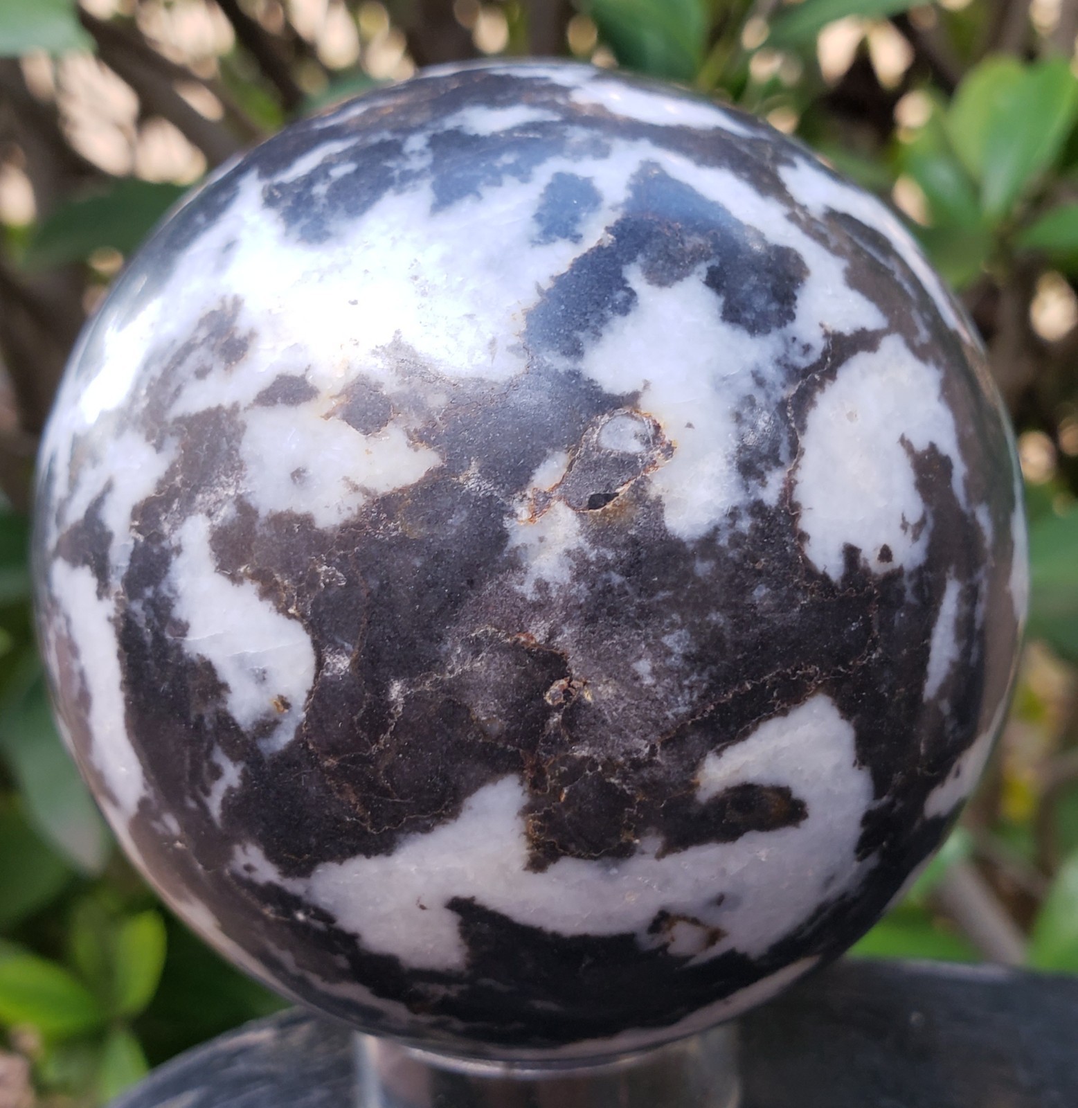 2.9″ Zebra Jasper Chalcedony Crystal Sphere Orb Ball Phosphorescent UV, 594g