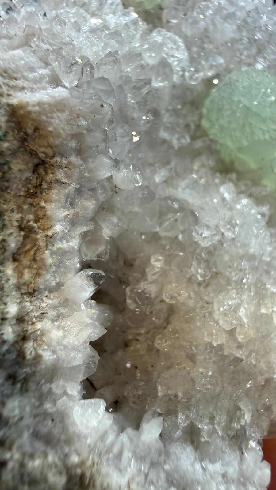 Prehnite, Quartz- Upper New Street Quarry, Passaic County, New Jersey, USA