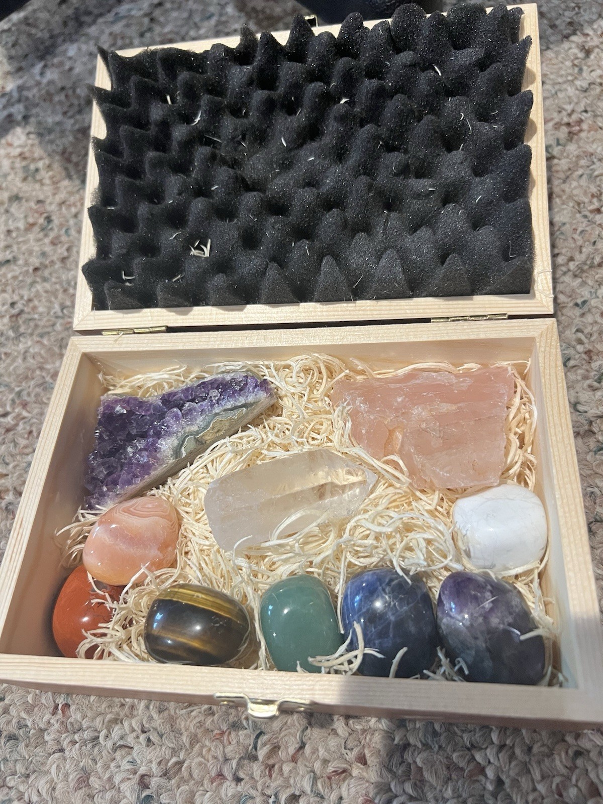 Chakra Healing Crystal Set Amethyst Cluster Quartz Point Wooden Box Guide Card