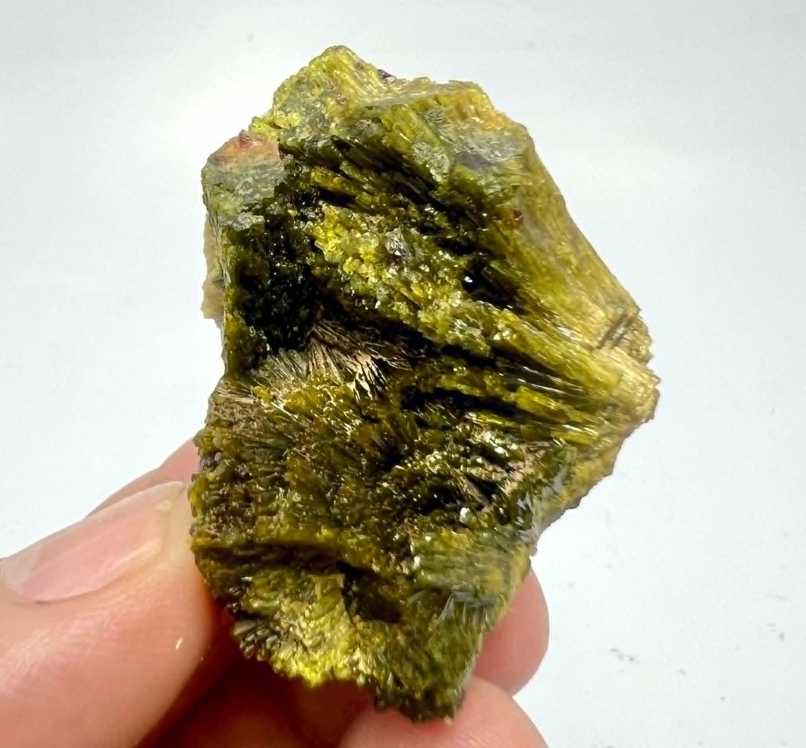 225 Carat Extremely Beautiful Green Epidote Huge Specimen From Pakistan AS2