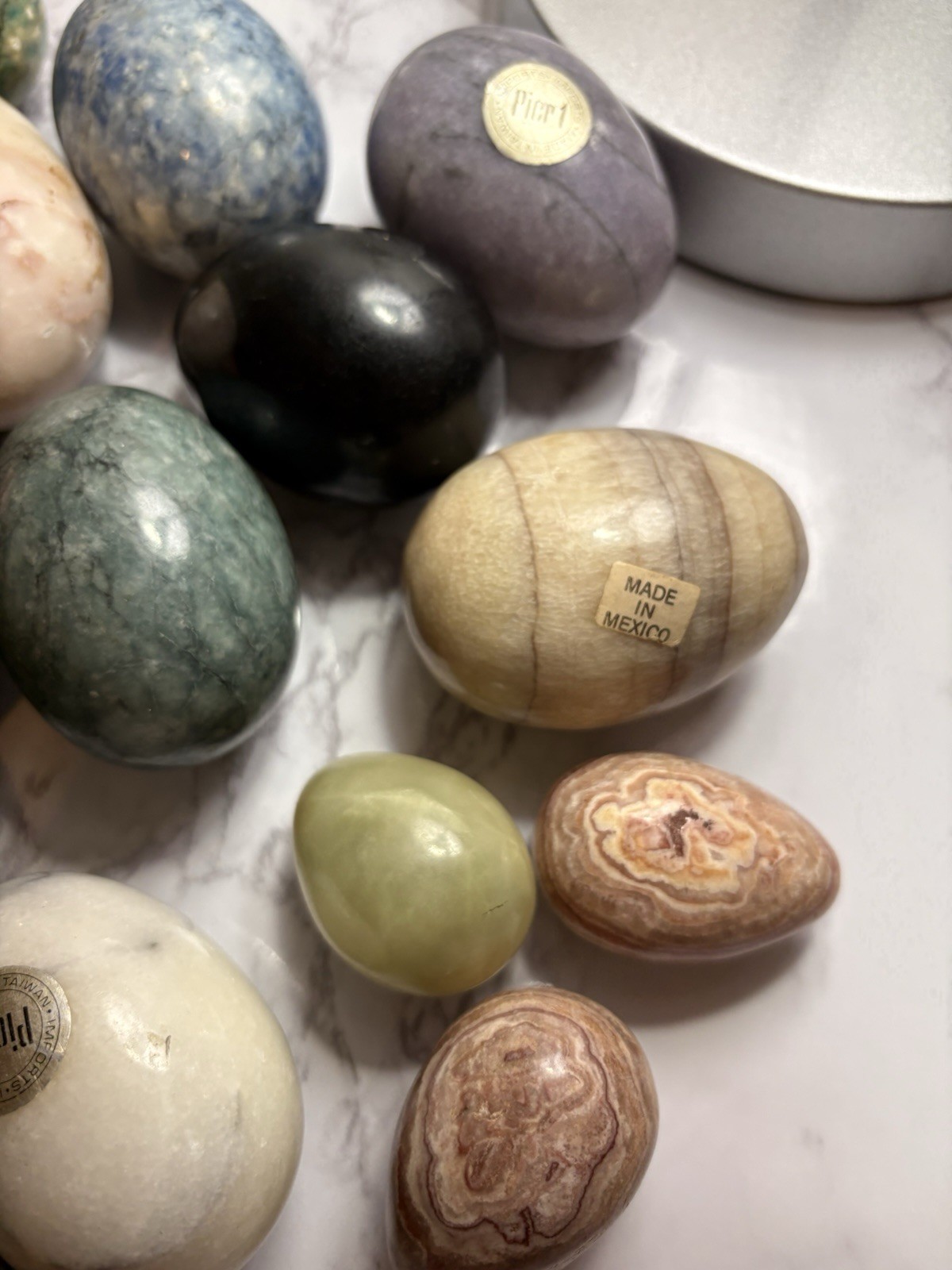 25 Vtg Stone Eggs Lot Onyx Alabaster Quartz Marble Obsidian Jasper Mixed sizes