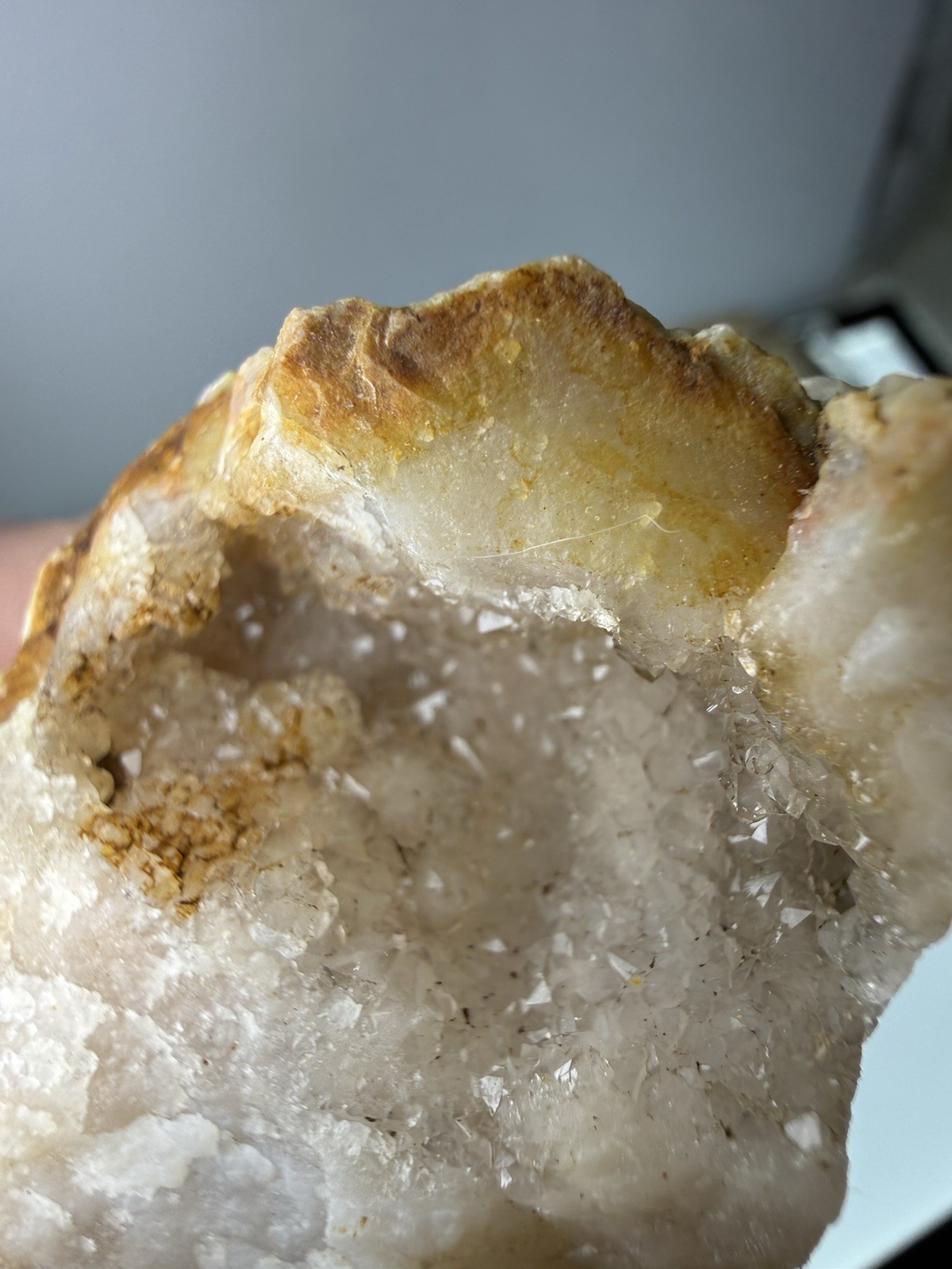 Natural Quartz Crystal Mineral Geode Pieces Annville, Kentucky 236grams