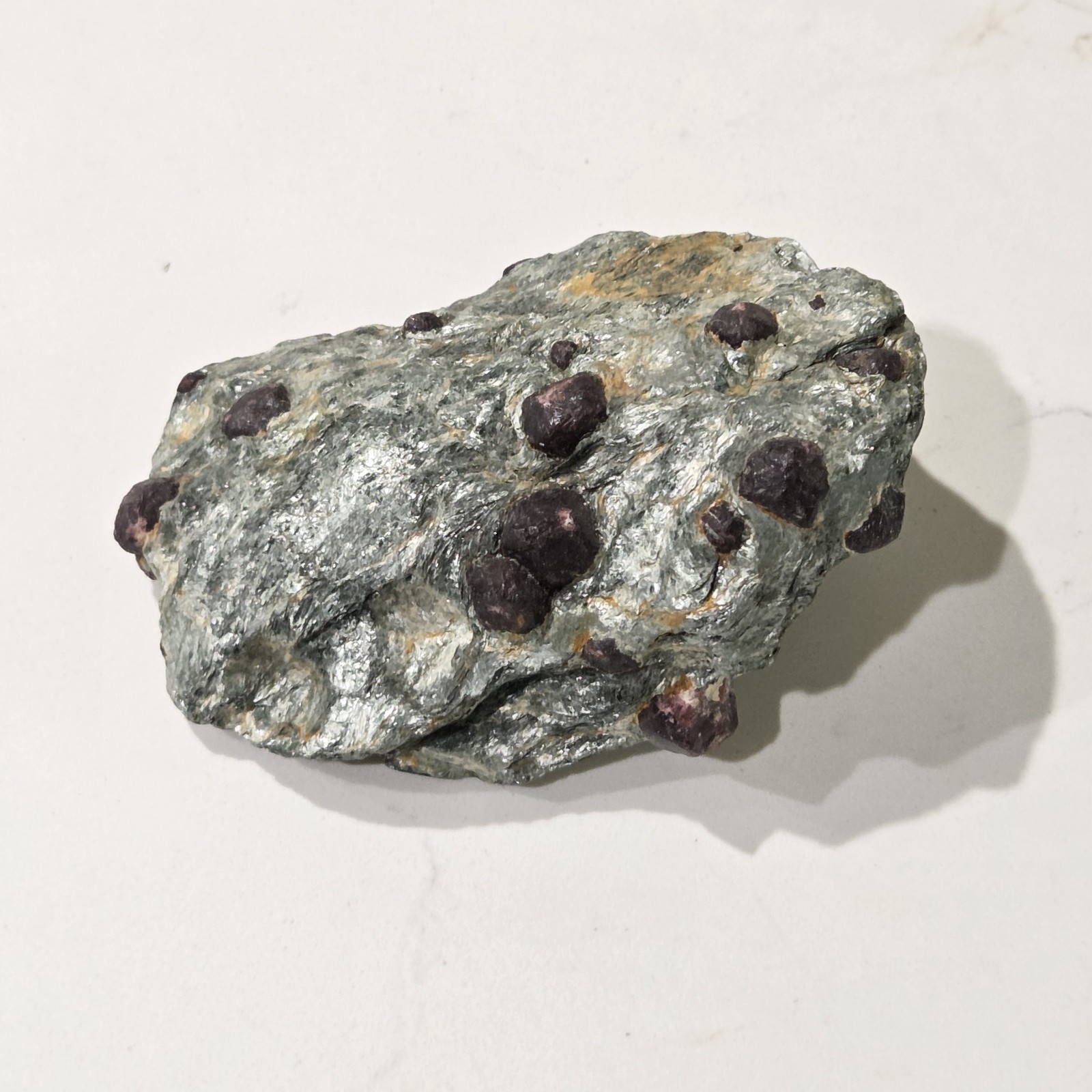 Magnetite Crystals Large in Loadstone Natural 465g, 4.5 inch. Pre-owned