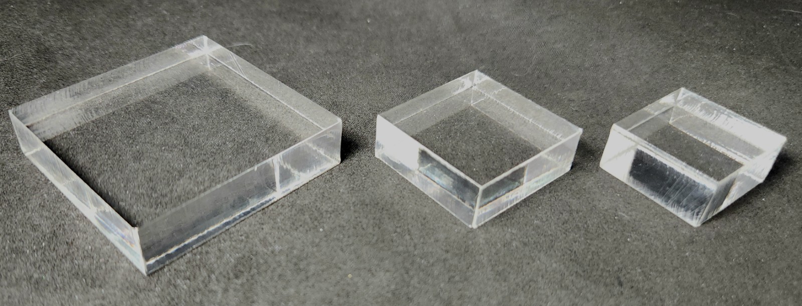 1.5″ x 1.5″ x 0.5″ Thick Clear Acrylic Square Bases Stands Mineral Mount Display