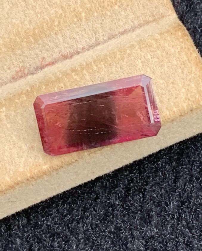 4.60ct natural rare pink & dark brown color in the middle bi colors tourmaline
