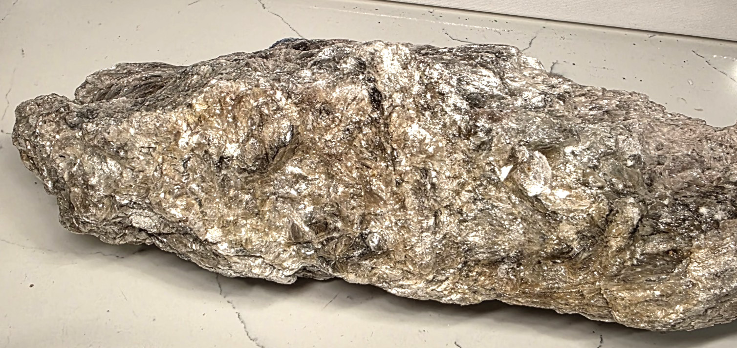 8LB 15″ BLUE OCEAN KYANITE IN NATURAL MICA FORM