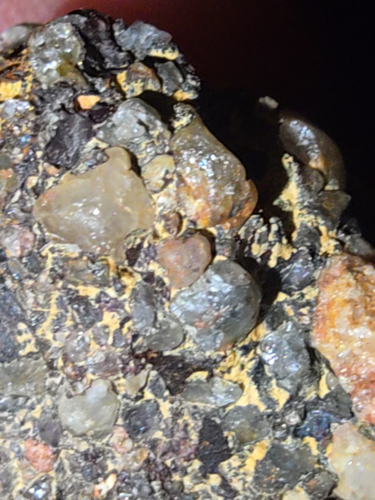 Bearing diamond rock that’s 1 1/2 tall by 1 1/4 inches in whith.