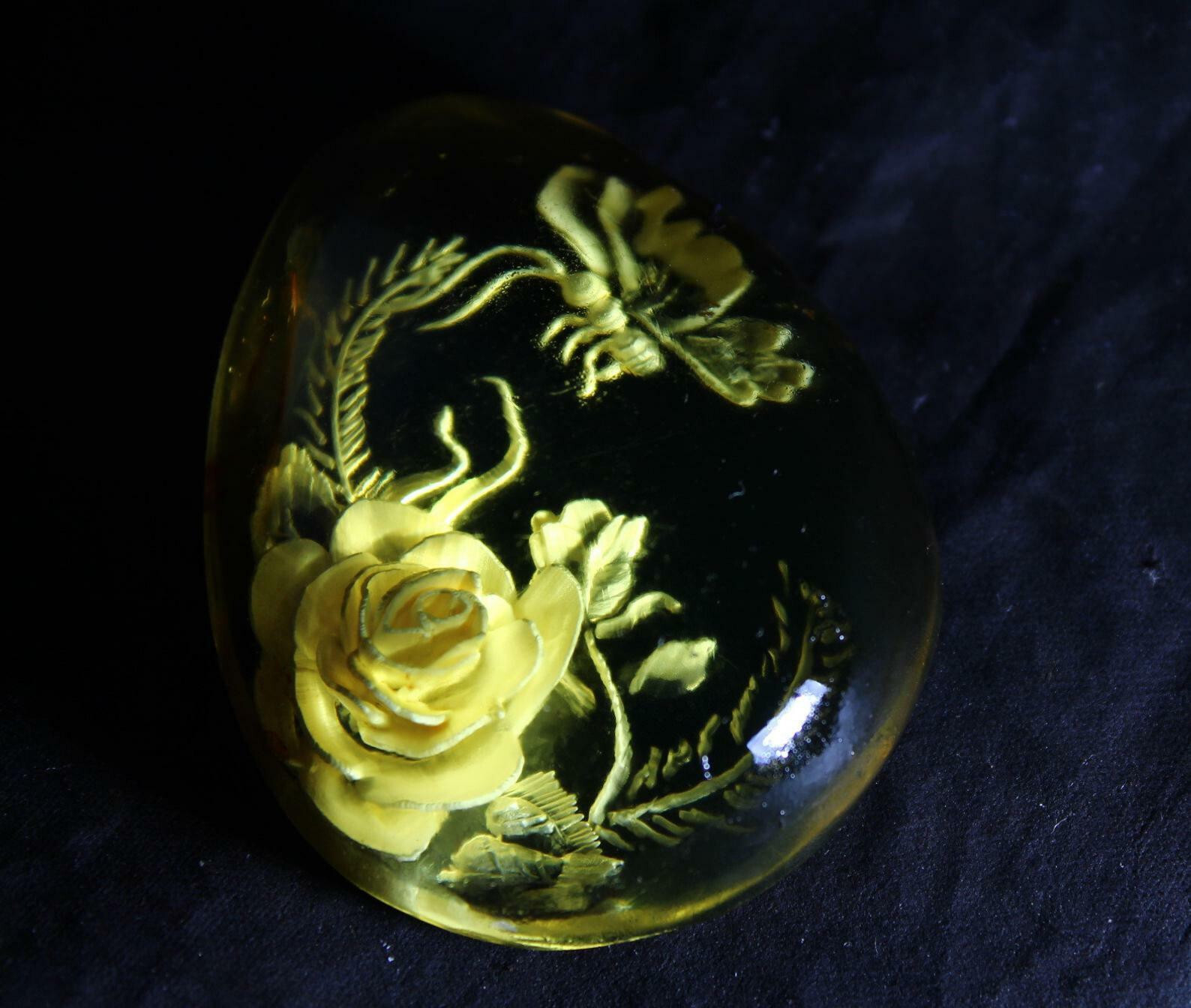 Impressive 3D Hand Carved Natural Clear Yellow Amber Carving Rose with Butterfly