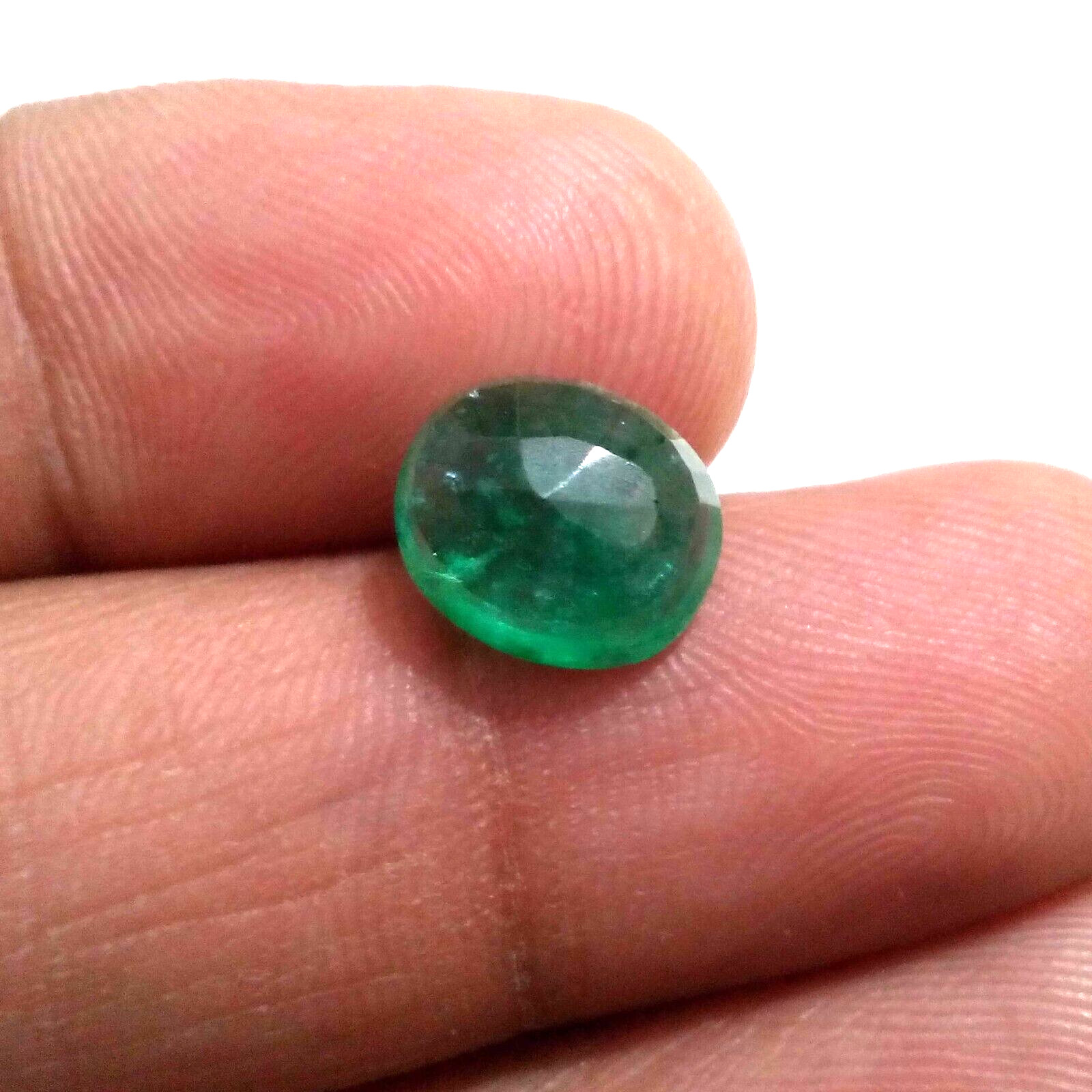 Top Quality Zambian Green Emerald Faceted Oval Shape 4.10 Crt Loose Gemstone