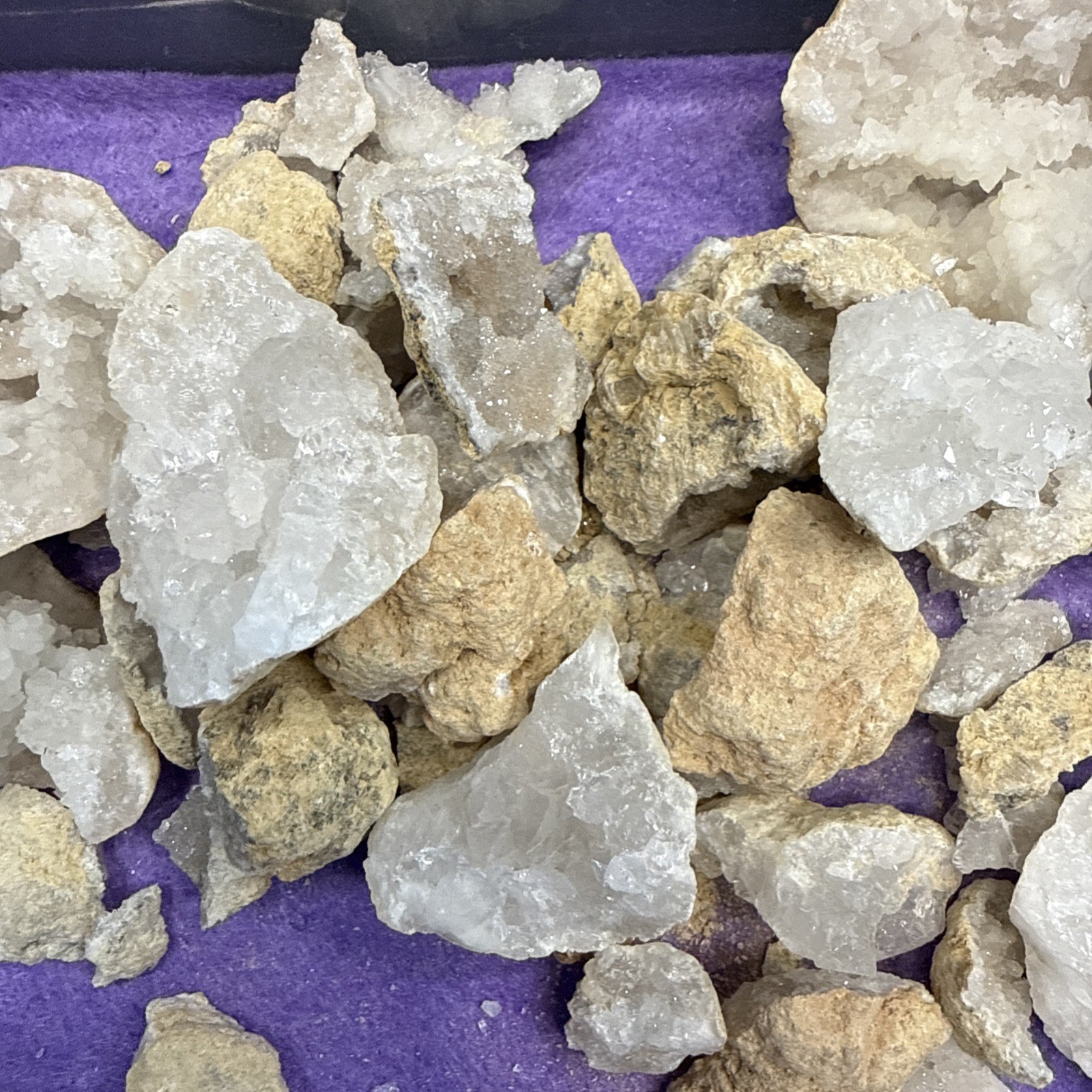 1SIZE 3″ to 4″LOCATION MoroccoMINERALS Quartz/ChalcedonyPRODUCT ID P-121