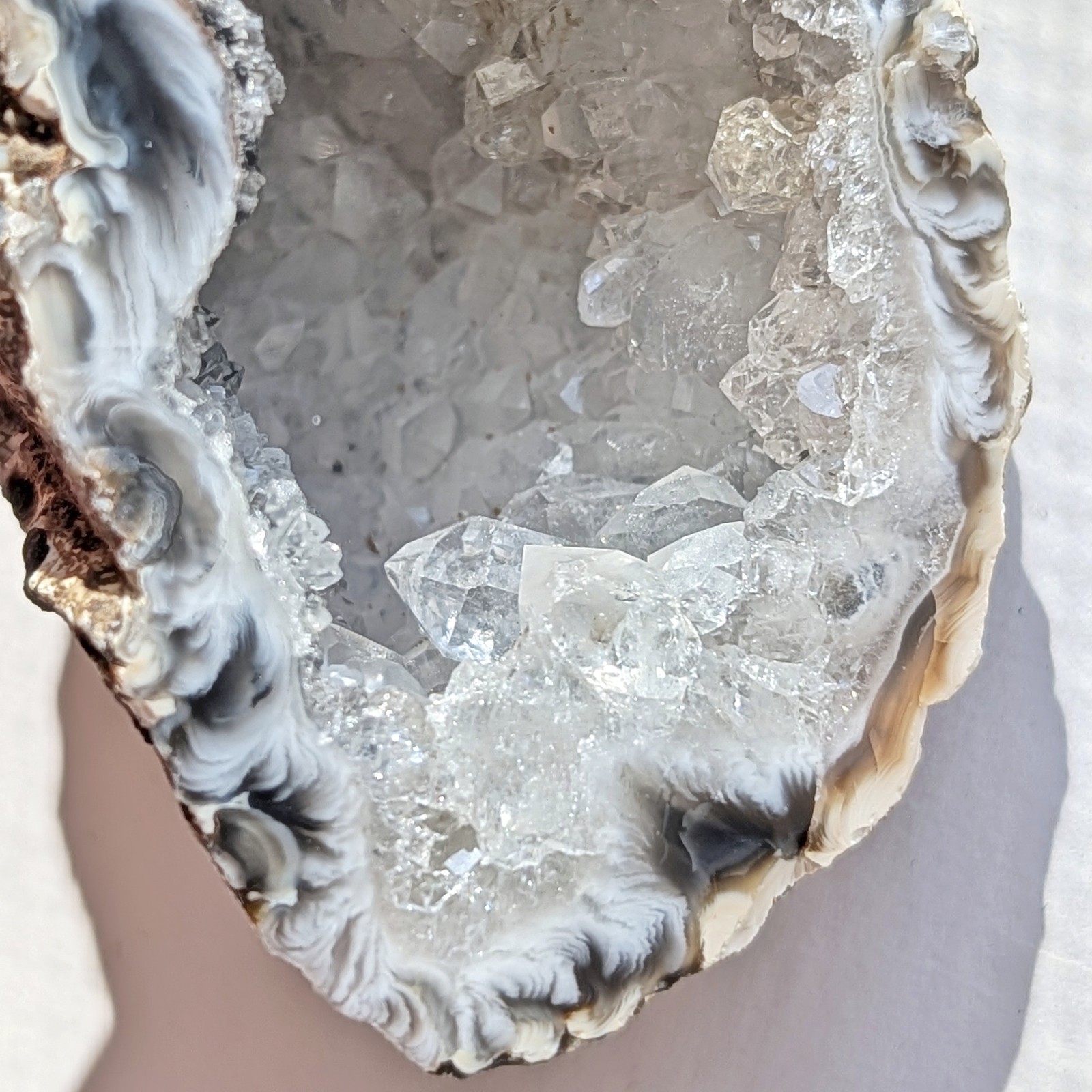 2″ oco agate geode, self-stands, natural quartz druzy geode half, quartz crystal