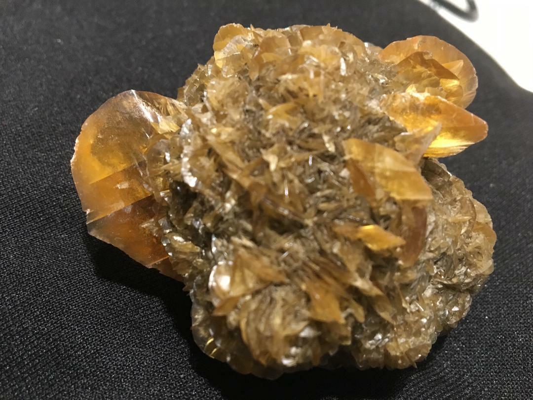 KB: BRIGHT FL. YELLOW/WHITE SW/LW/PHOS. GYPSUM XLS. FROM CANADA