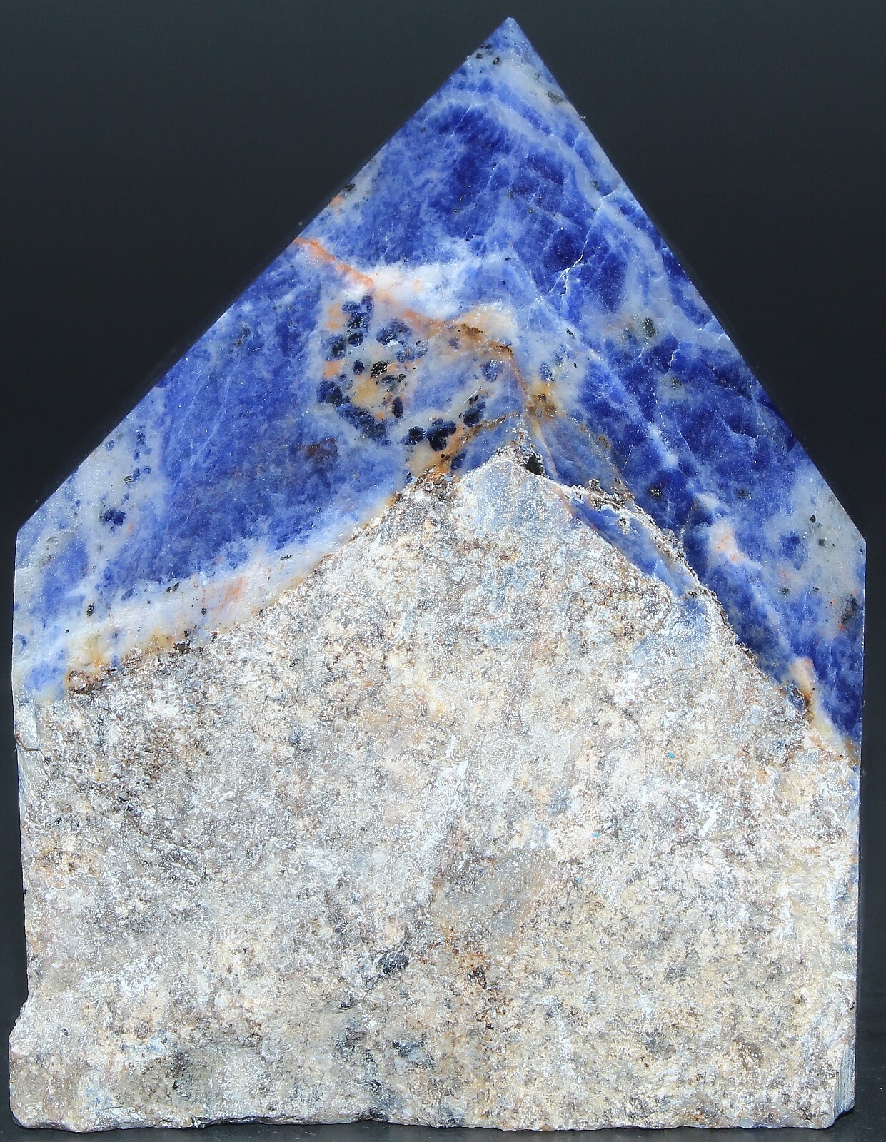 Maine Sodalite Top-Polished Point / 2.39″ (60.70 mm) 8.50 oz (240.97 gr) / 3400