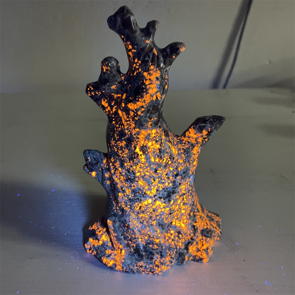 1.8LB 6.1″ Natural Yooperlite Halloween Tree Statue Crystal Carving Heal Decor