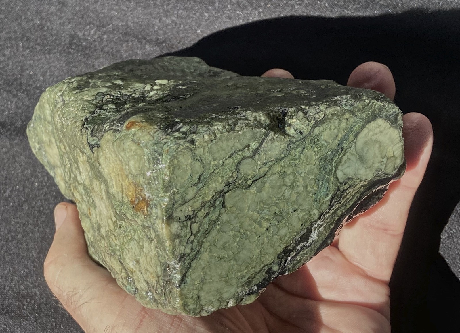 EEL RIVER BOTRYOIDAL JADE LARGE FREE STANDING SPECIMEN 1.39 KG’S or 3.1 LBS