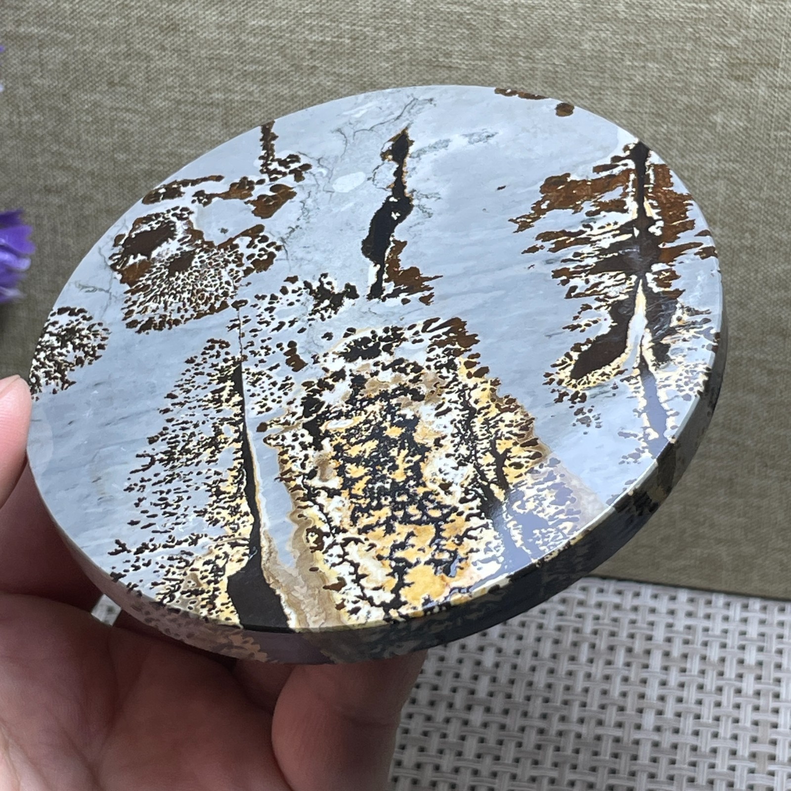 173g Natural Chinese painting stone crystal ornaments for home decoration Round