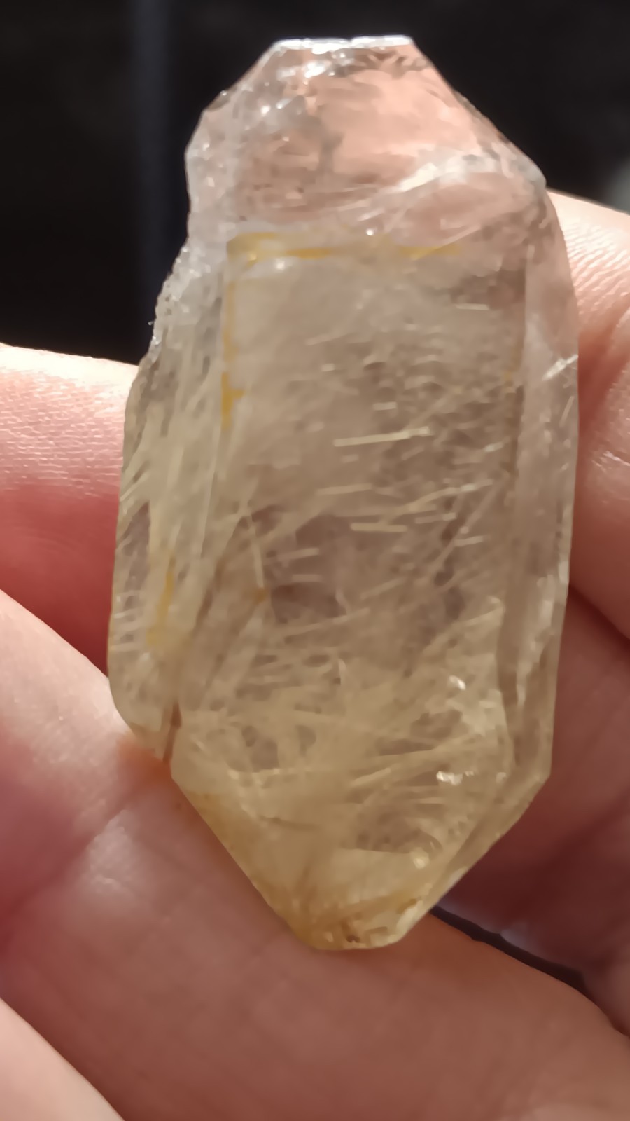GREAT CRYSTAL WITH NICE POINTS PLUS STRIATIONS MEASURES APPROXIMATELY 1 5/8″
