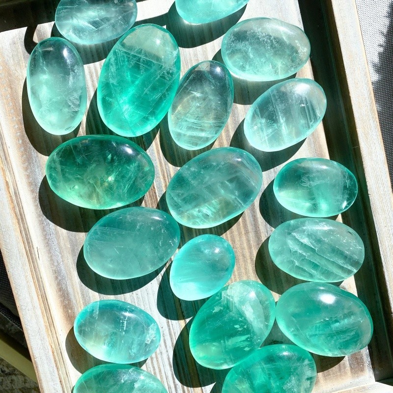 100-150g Natural Green Fluorite Palm Stone Polished Quartz Clear Healing Decor