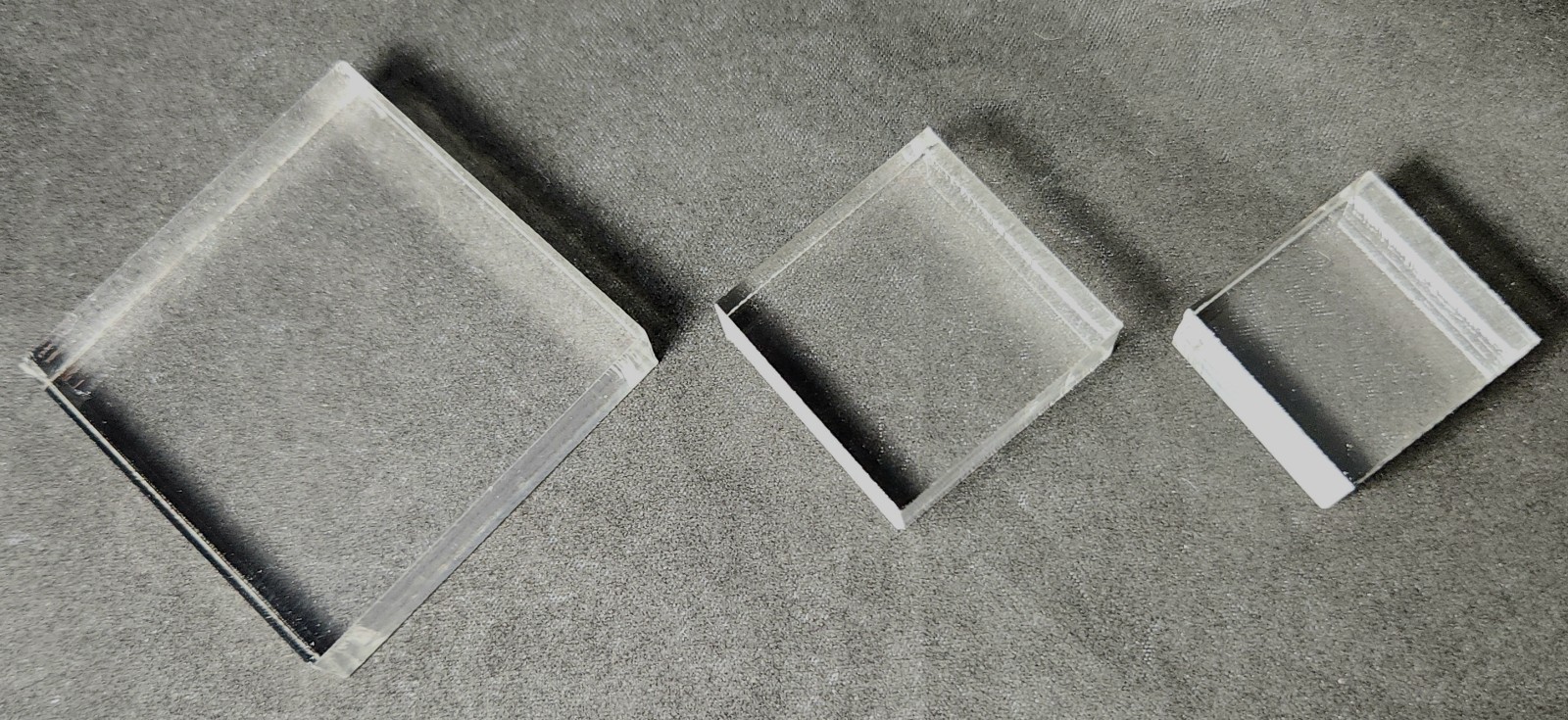 1.5″ x 1.5″ x 0.5″ Thick Clear Acrylic Square Bases Stands Mineral Mount Display