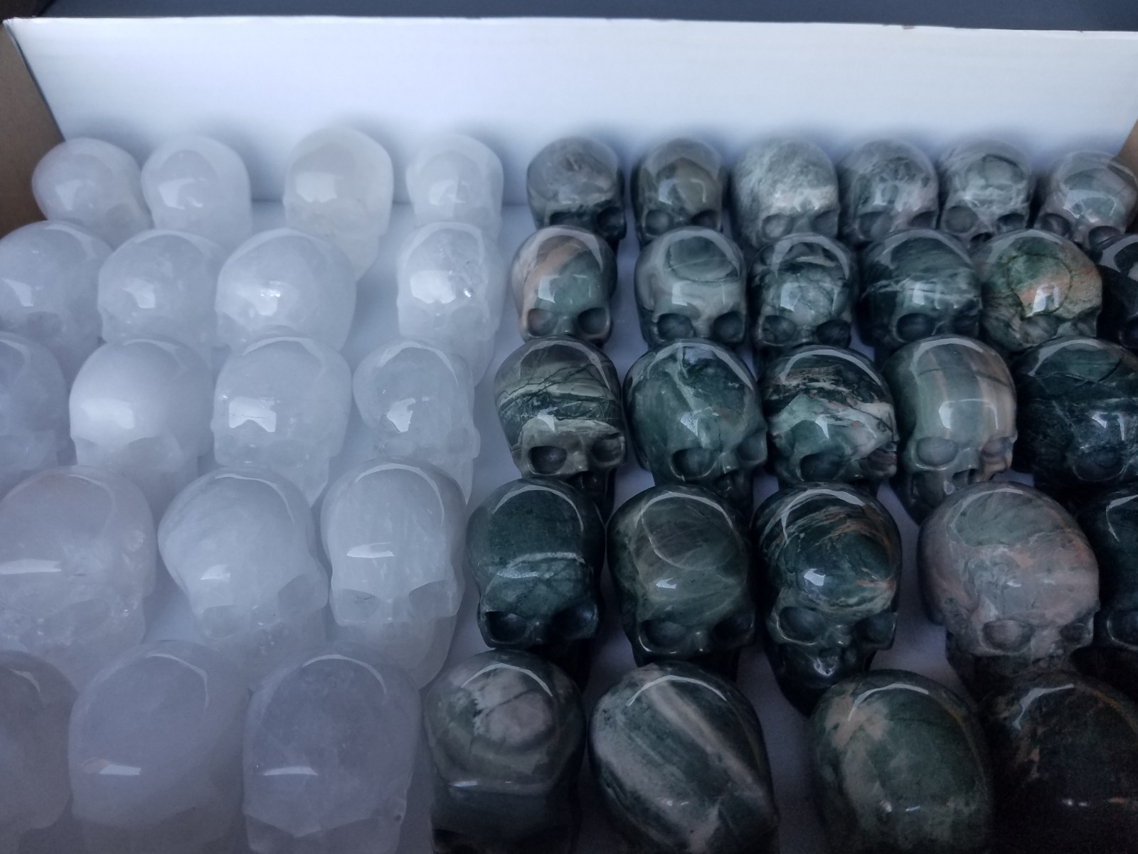 Lot of 50 Hand Carved Skulls Crystal Agate Realistic Carving 2 inches US SELLER