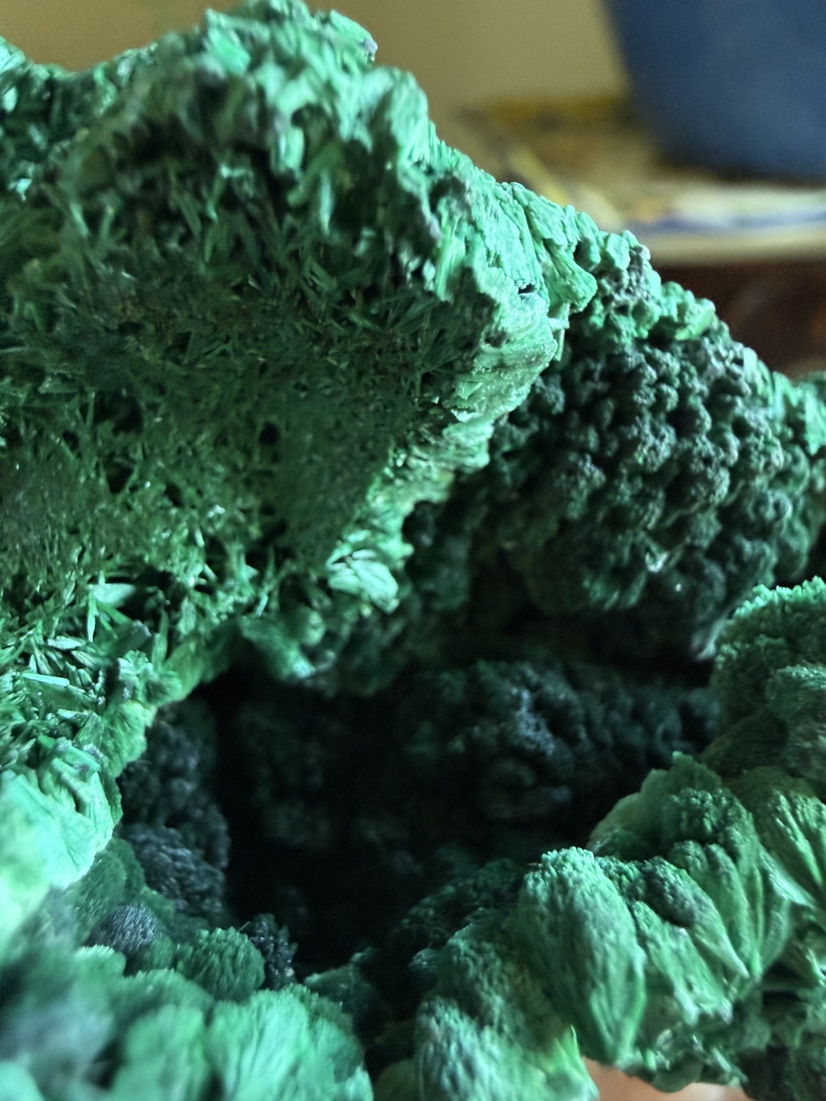 Malachite Crystal Specimen (Floating, No Matrix) – 5.68 oz