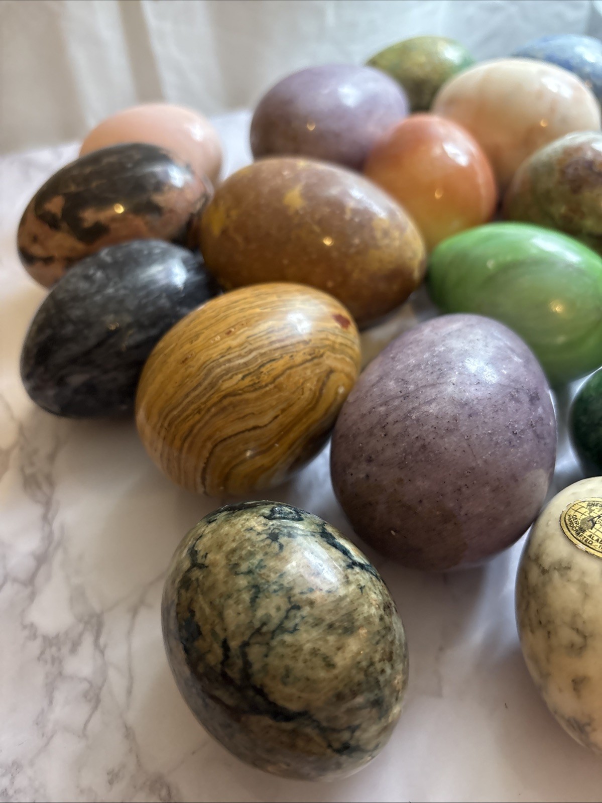 25 Vtg Stone Eggs Lot Onyx Alabaster Quartz Marble Obsidian Jasper Mixed sizes