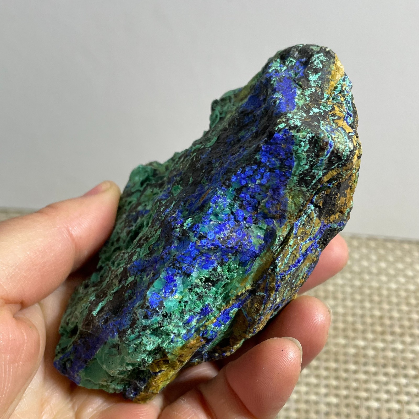 231g Natural blue copper ore quartz crystal mineral specimen