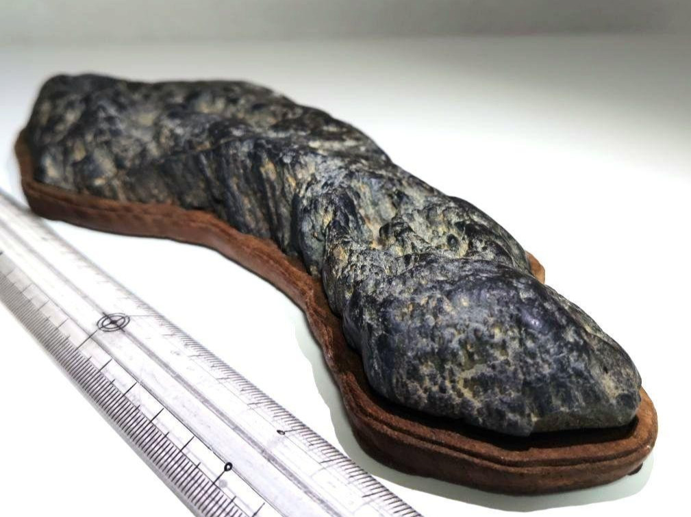 Japanese Suiseki Viewing Stone Island Landscape Rock Wood Daiza