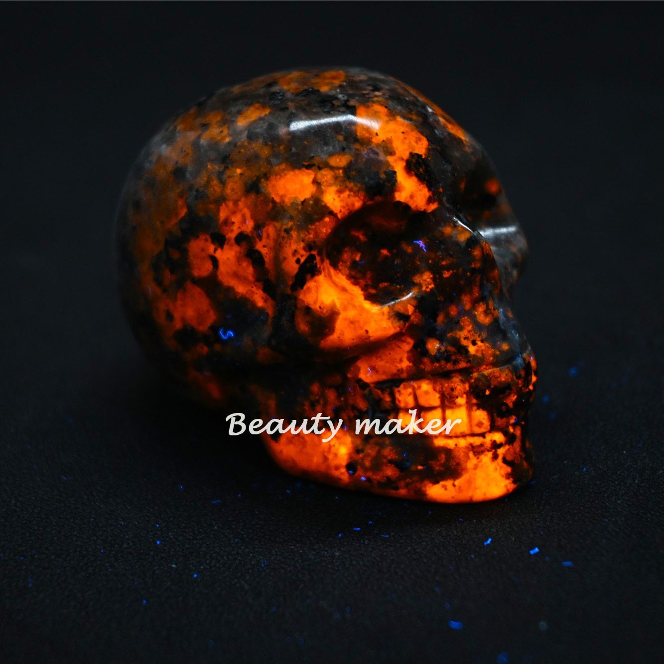 Natural Yooperlite Skull Head Carving Flame Quartz UV Reactive Reiki Home Decor