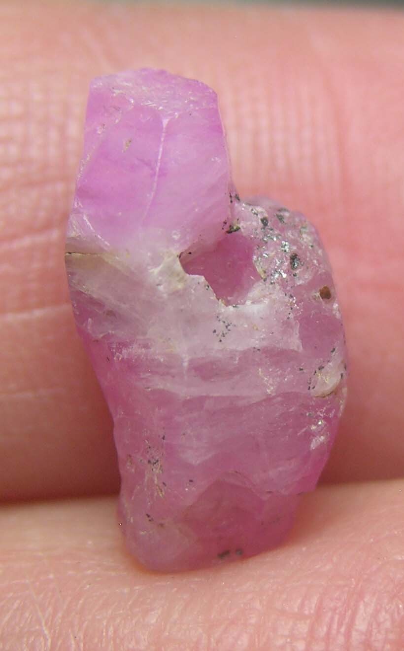 6.60ct Vietnam 100% Natural Pink Sapphire Ruby Dogtooth Crystal Specimen 15mm
