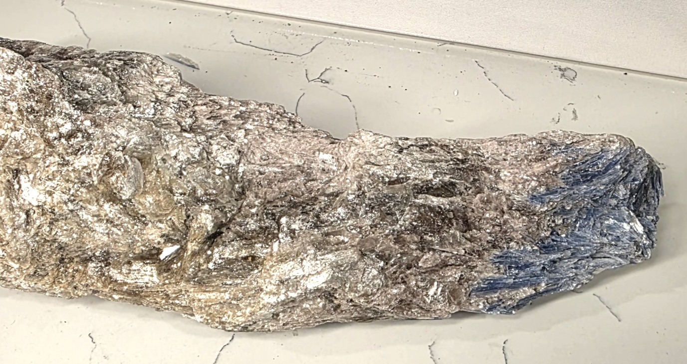 8LB 15″ BLUE OCEAN KYANITE IN NATURAL MICA FORM
