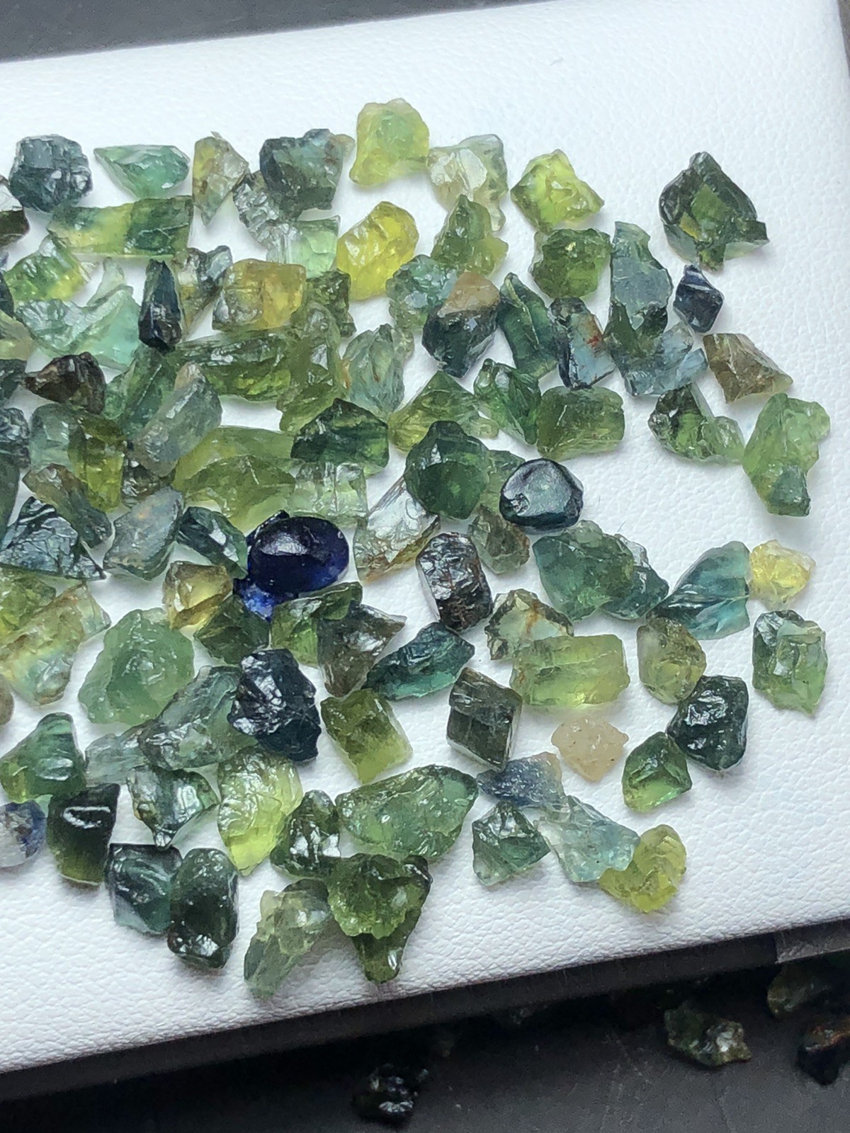 100Crt/Rough Teal Sapphire From Tanzania Mine, Small Size Ready For Mm Size Cut