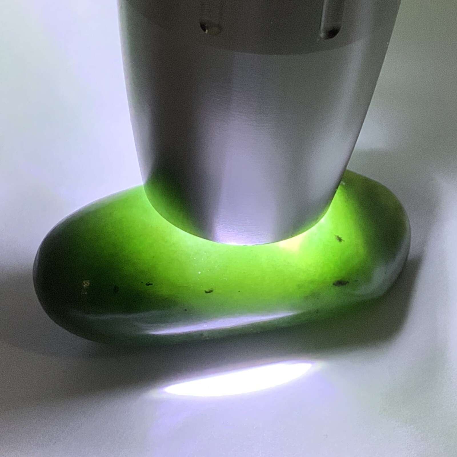 Siberian Jade Pebble Primo Green Polish Nephrite Jade Stone Specimen Siberia 23g