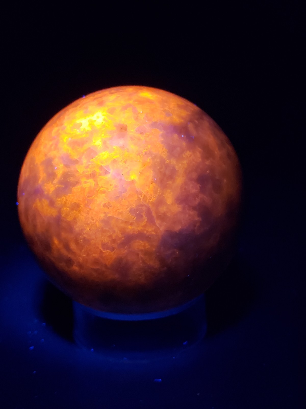 2″ Hackmanite Mineral Sphere Orb Ball STRONG UV, 181g or 6.38 oz