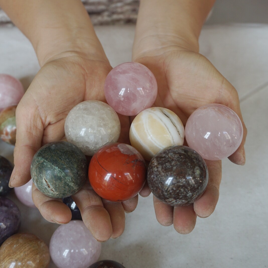 10Pcs Natural Quartz Crystal Jasper Sphere Ball Diverse Rock Tumbles Healing 4cm