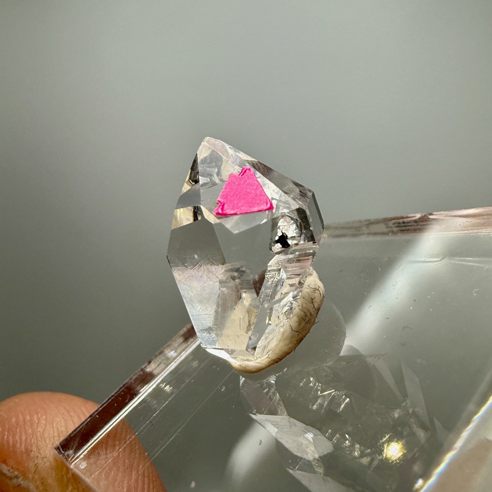 1.54 g Enhydro A-Grade Herkimer Diamond Gem w/ Moving Hydrocarbon