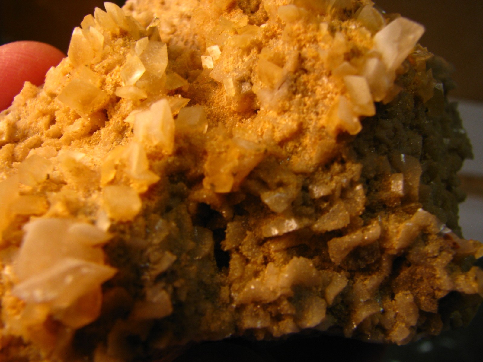 1/2lb 4x3x2inchs CALCITE CRYSTALS ON DOLOMITE WAYNE CO. MISSOURI USA #296